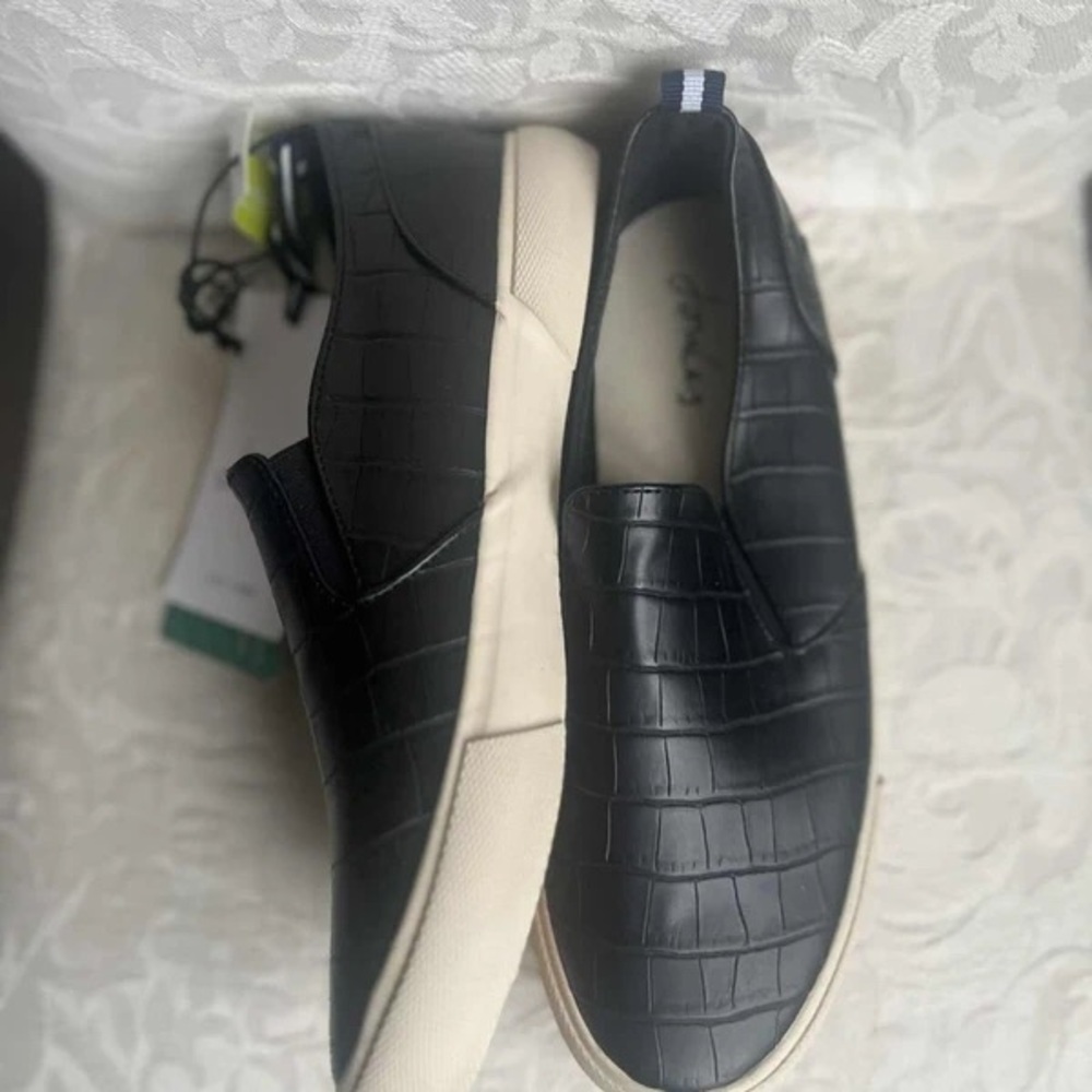 Joules Black Crocodile-Embossed Slip-On Loafers